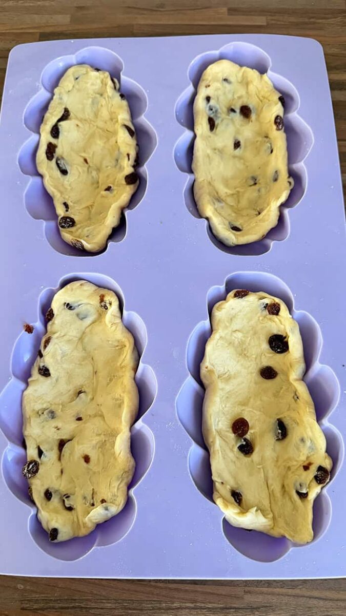 Fluffiges süßes Hefegebäck Rezept: Perfekt für Ostern, Brunch & 4x Glücksmomente! 5 Hefegebaeck-suess-Rezept-Tchibo-Mini-Hefezopfbackform-