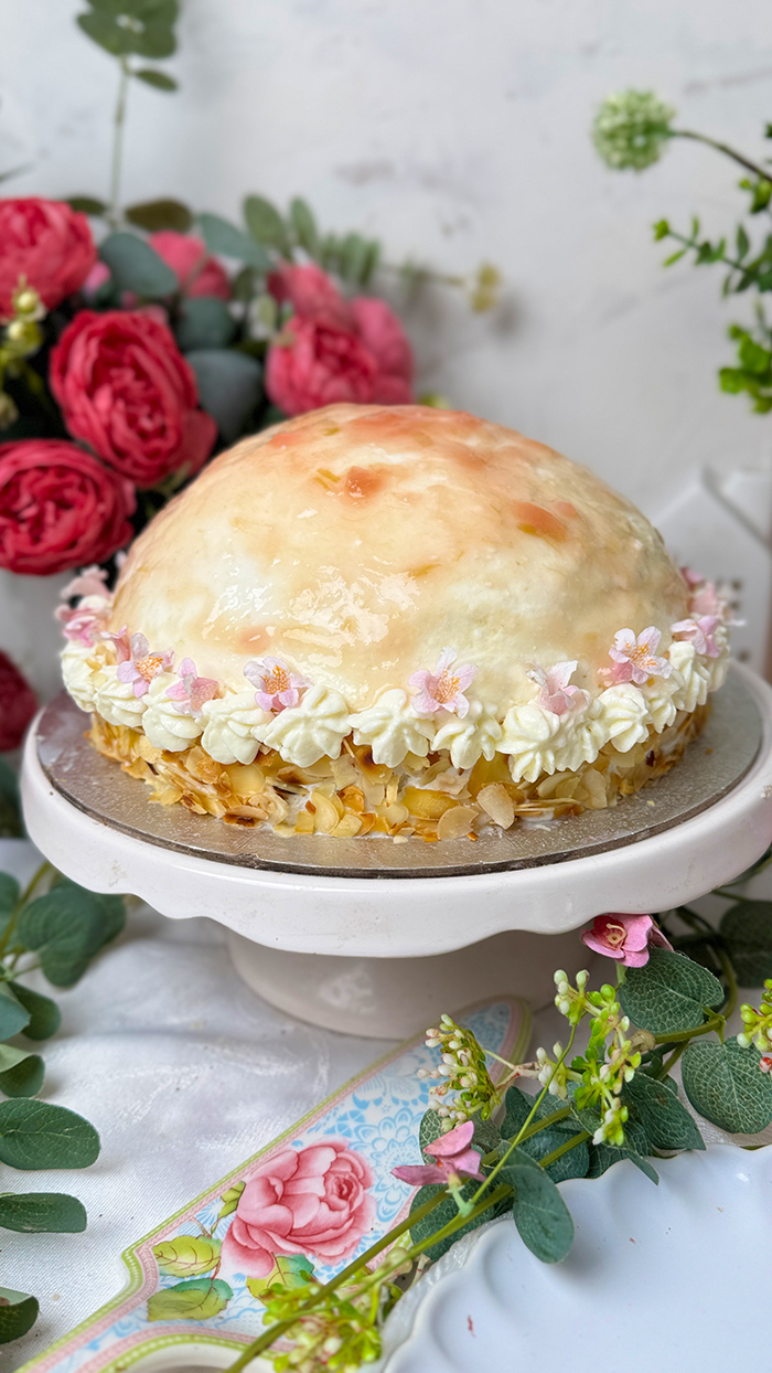 Grandiose Rhabarber-Kuppeltorte mit Zitronencreme