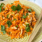 Hausgemachter Karottensalat mit Apfel wie von Oma – frisch, cremig und voller Geschmack
