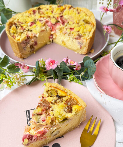 Rhabarber-Käsekuchen mit Streuseln: Ein 1 A sagenhafter Genuss für deine Geschmacksknospen 1 Rhabarber-Käsekuchen mit Streuseln Rezept