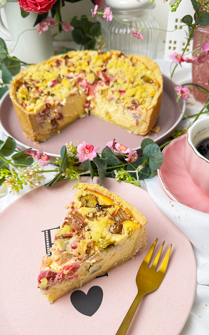 Rhabarber-Käsekuchen mit Streuseln Rezept