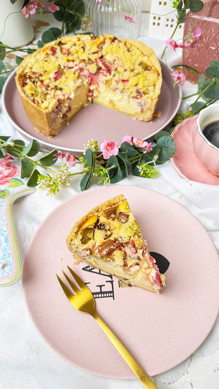 Rhabarber-Käsekuchen mit Streuseln Rezept: Ein 1 A Genuss für deine Geschmacksknospen