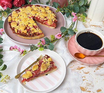 Rhabarberkuchen mit Streusel ganz einfach