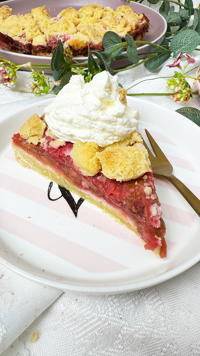 Rhabarberkuchen mit Streusel ganz einfach