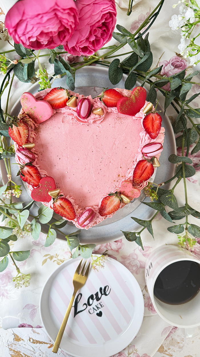 Schnelle Herztorte backen mit Erdbeeren für Muttertag oder Valentinstag