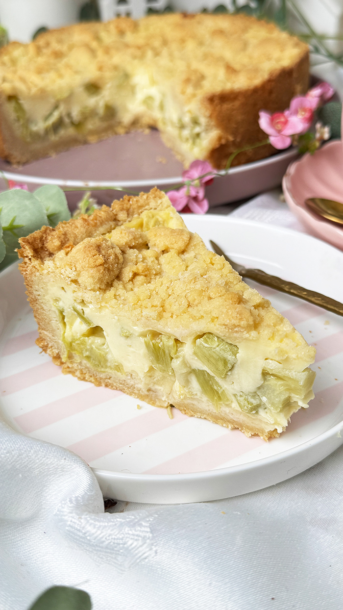 Schneller Rhabarberkuchen mit Pudding mit Streuseln 