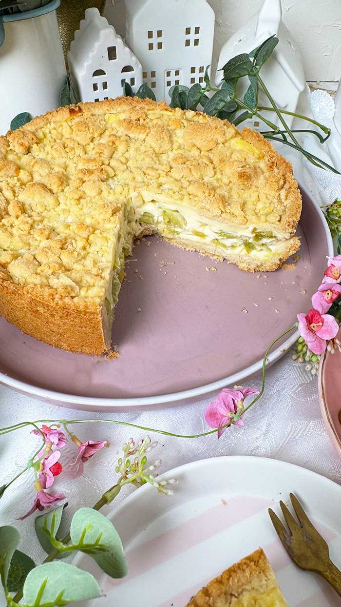 Schneller Rhabarberkuchen mit Pudding mit Streuseln 