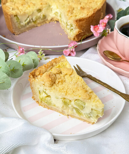 Rhabarberkuchen mit Pudding und Streuseln: 5 einfache Schritte zum schnellen Streuselkuchen 1 Schneller Rhabarberkuchen mit Pudding mit Streuseln