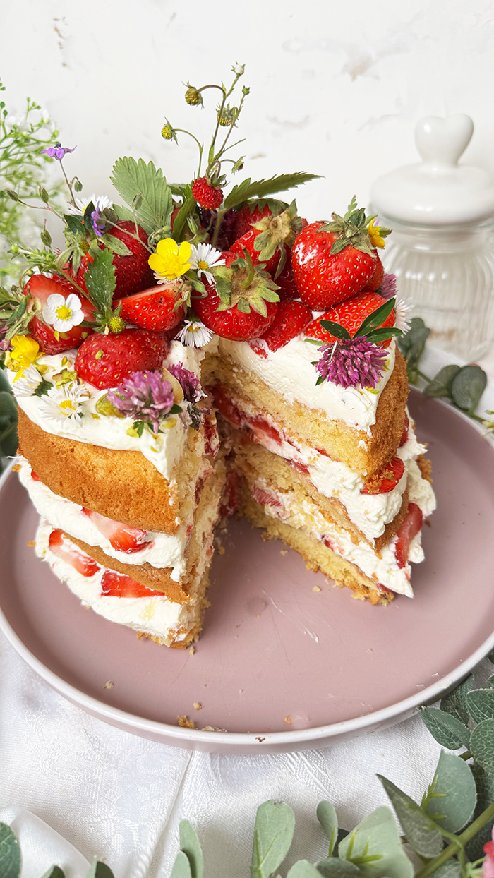 Schwedische Erdbeertorte Rezept / Midsommar-Torte Rezept