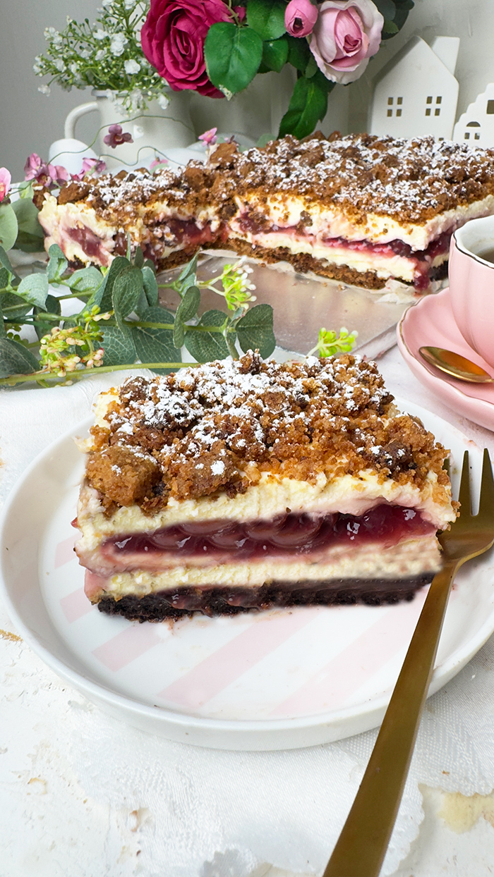 Kirsch-Streuselkuchen mit Creme vom Blech Rezept