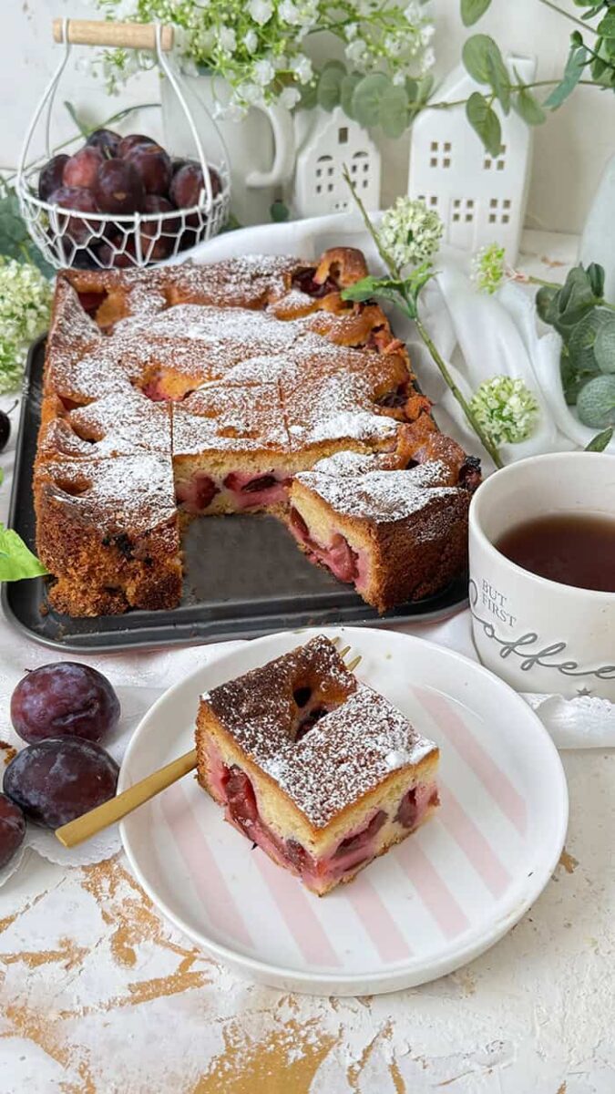 Schneller Zwetschgenkuchen vom Blech: Einfach, fruchtig &amp; 100% perfekt ...