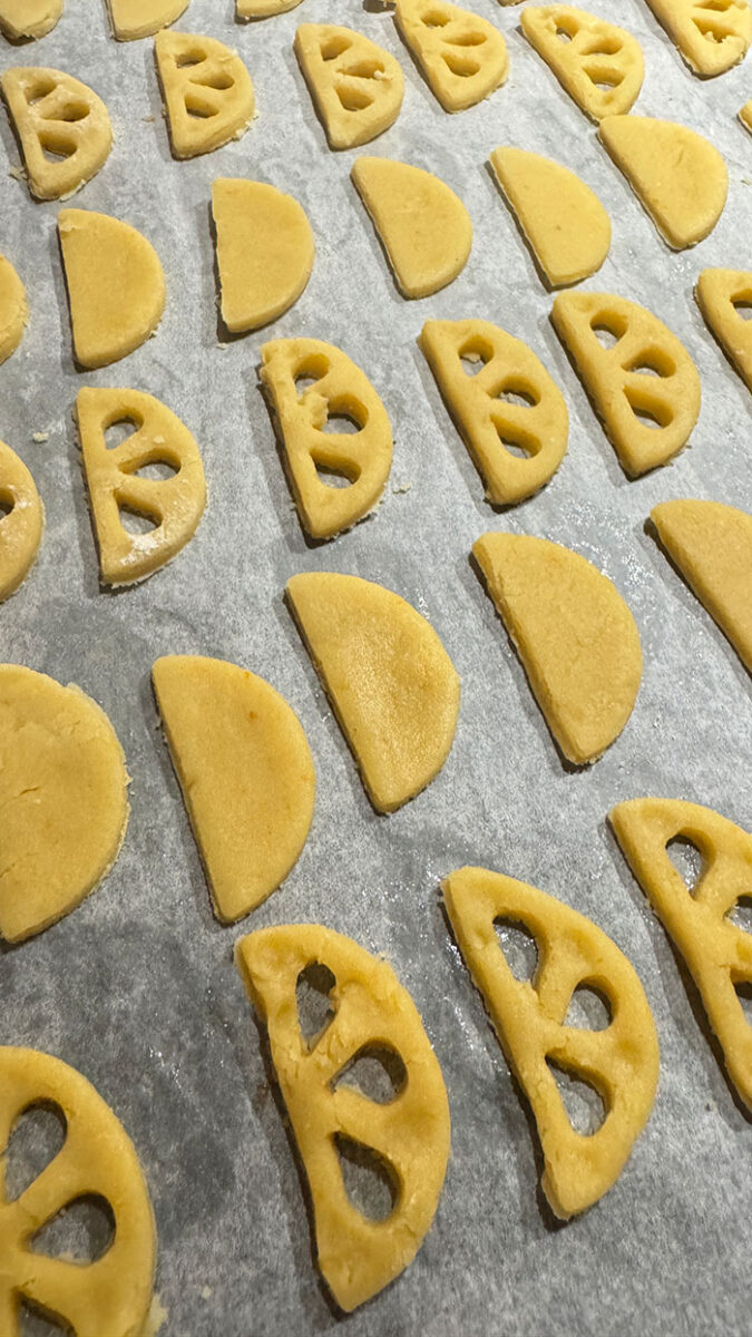 Orangenplätzchen backen: Das einfache Rezept für fruchtig-zarte Weihnachtskekse 4 Orangenplätzchen Rezept -Orangenspalten Plätzchen