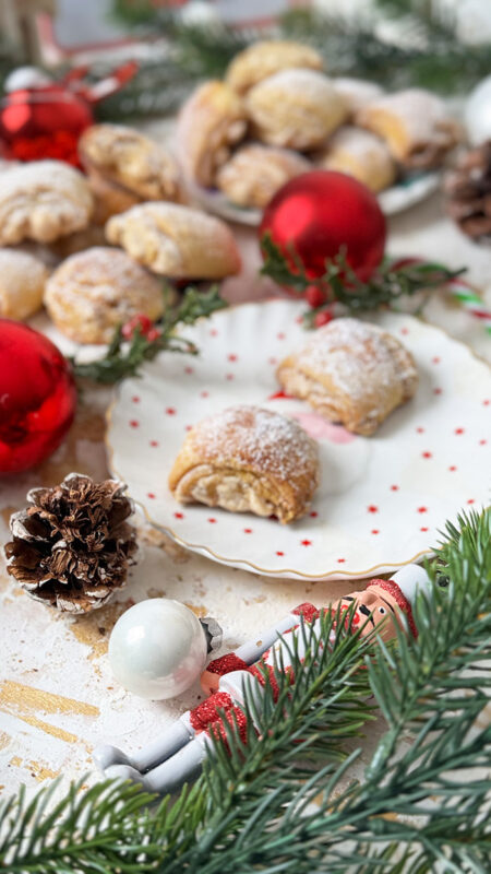 Frisch gebackene Burgenländer Kipferl Rezept, goldbraun und leicht knusprig