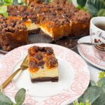 Aprikosenkuchen mit Quark und Schokostreuseln