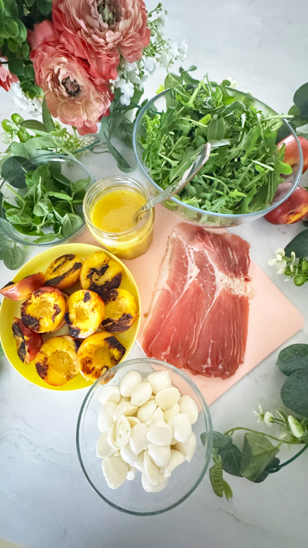Gegrillter Nektarinensalat mit Rucola, Mozzarella und Parmaschinken, sommerlich leicht und in 20 Minuten fertig 3 Gegrillter Nektarinensalat mit Rucola, Mozzarella und Parmaschinken, sommerlich leicht und in 20 Minuten fertig 3