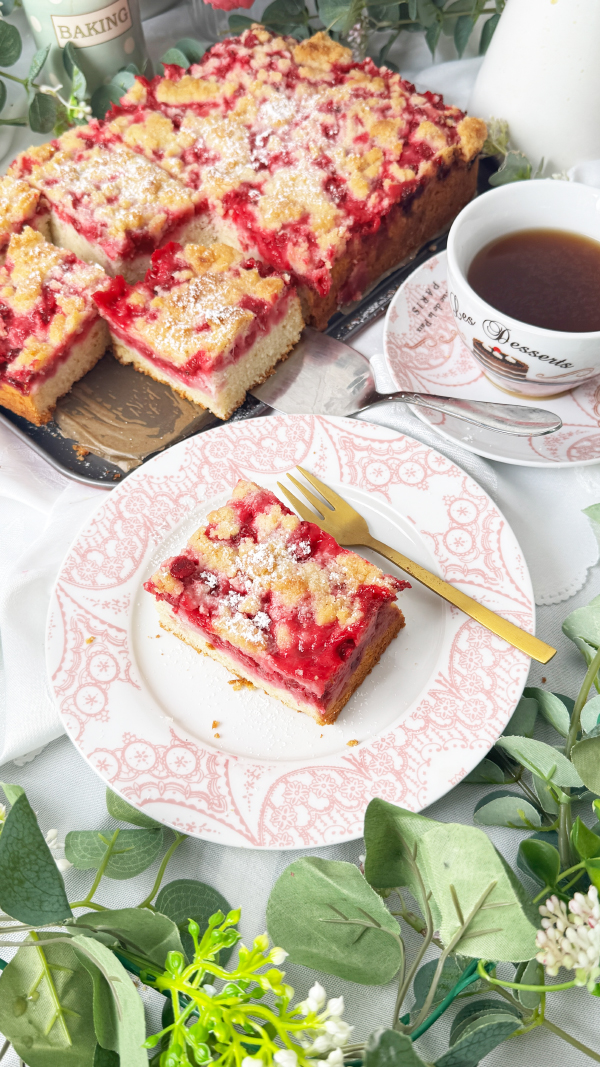 Saftiger Johannisbeerkuchen vom Blech mit Streuseln, Omas Rezept mit Quark-Öl-Teig 2 Johannisbeerkuchen vom Blech