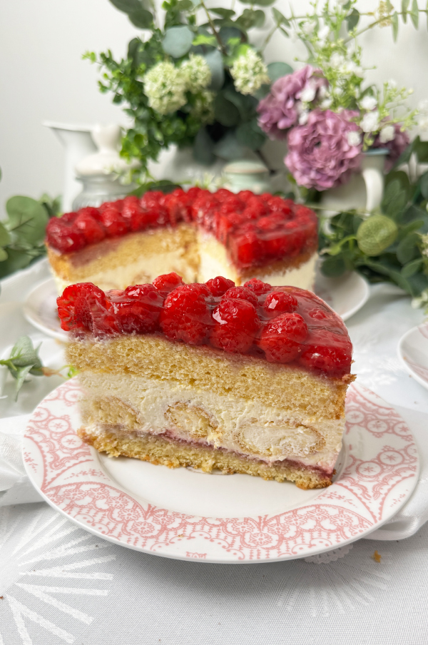 Windbeuteltorte mit Himbeeren, cremig, fruchtig und einfach 6 Windbeuteltorte mit Himbeeren, cremig, fruchtig und einfach 3