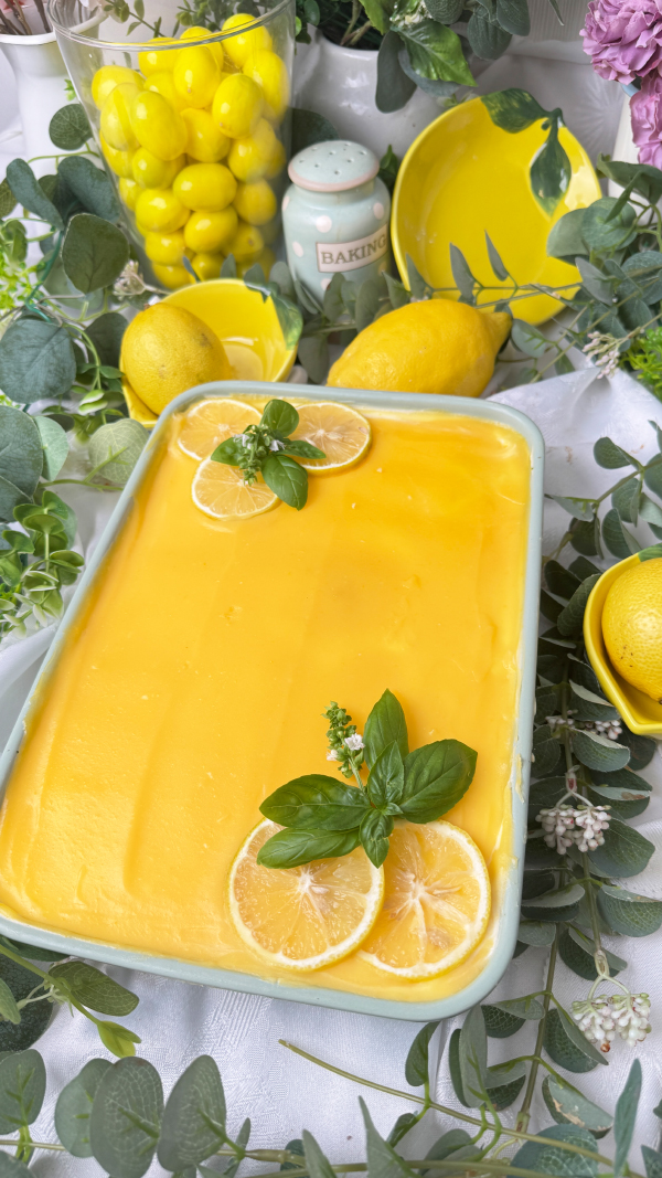 Zitronen-Tiramisu mit Lemon Curd, cremig und erfrischend 3 Zitronen-Tiramisu mit Lemon Curd, Mascarpone und Löffelbiskuits