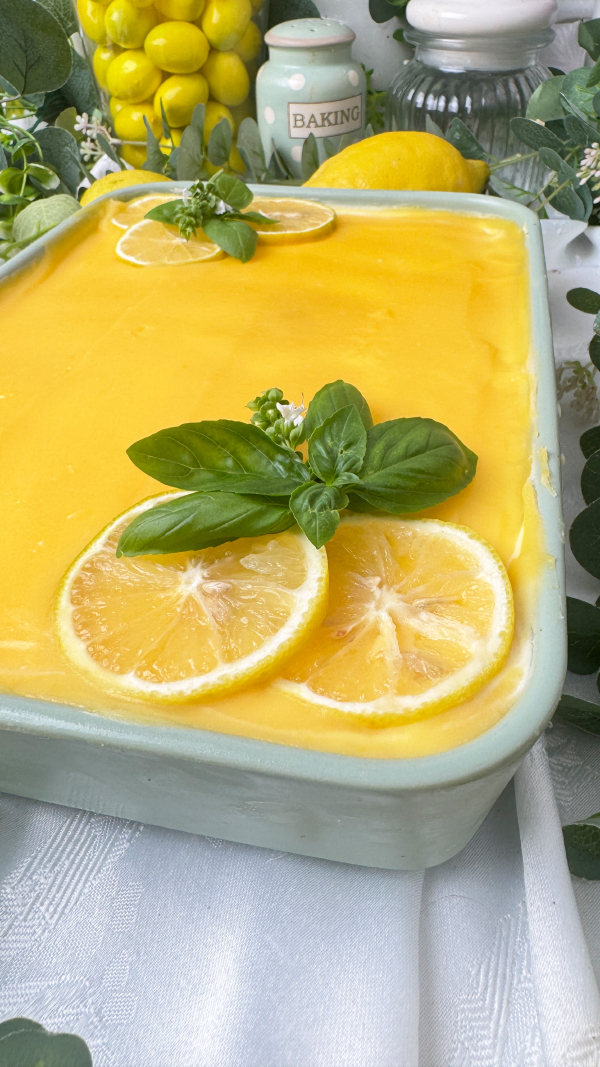 Zitronen-Tiramisu mit Lemon Curd, cremig und erfrischend 7 Zitronen-Tiramisu mit Lemon Curd, Mascarpone und Löffelbiskuits