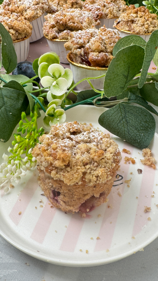 Zwetschgen-Muffins mit Streuseln, saftig und einfach 7 Zwetschgen-Muffins mit Streuseln, saftig und einfach 6