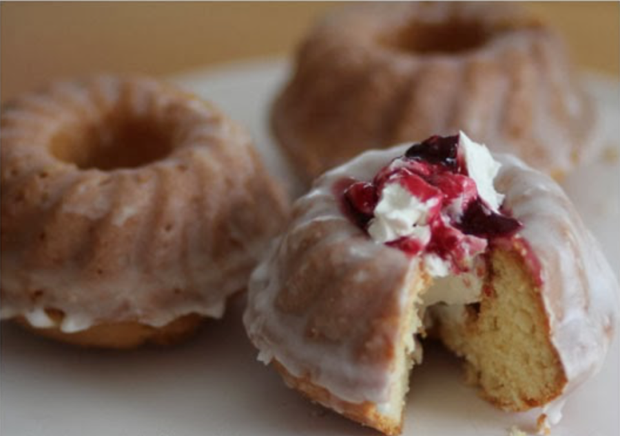 Leckere Zironen-Gugelchen mit Kirsch-Mascarpone