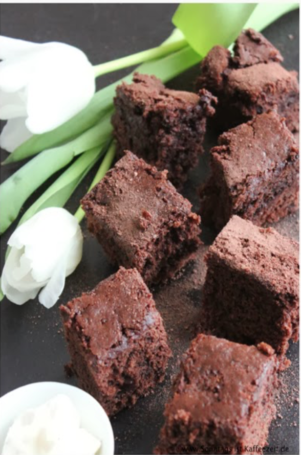 Vegane und leckere Kirsch-Brownies vom Blech Rezept