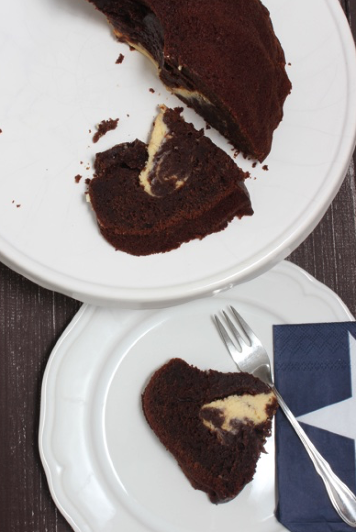 Schokoladen Kuchen mit Cheesecake Füllung zu Ostern 9