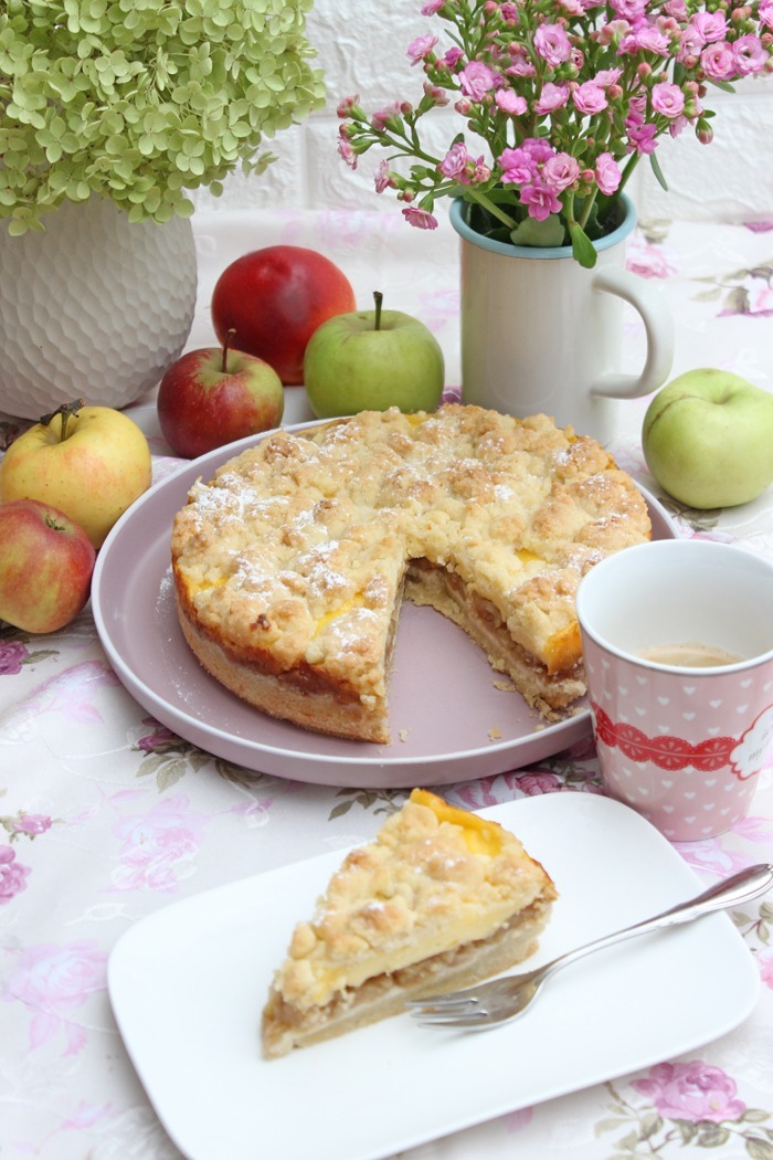 Apfel-Flammeri-Streuselkuchen Rezept