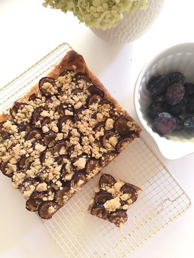 Zwetschgenkuchen mit Hefeteig und Streuseln wie von Oma 24