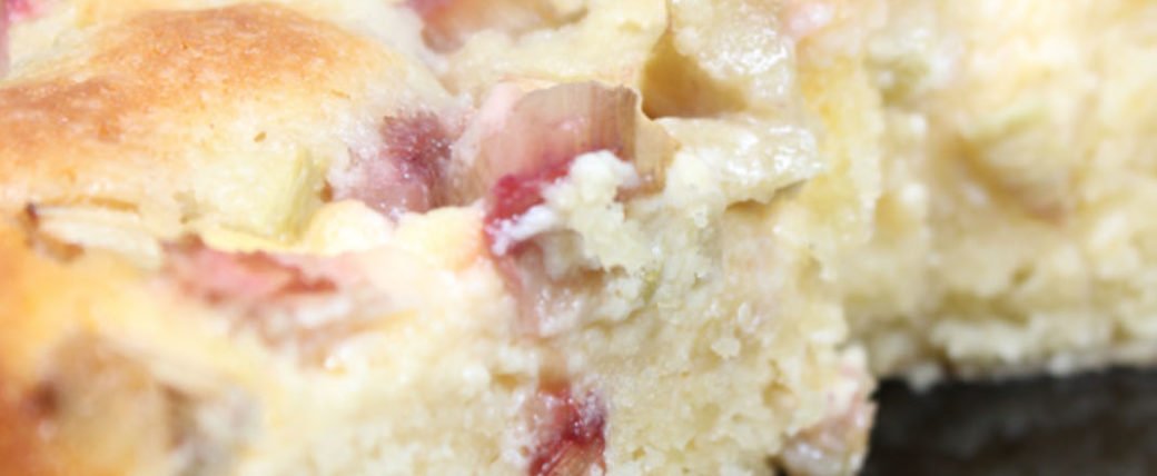 IMG Rhabarber Rührkuchen mit Flammericreme 1