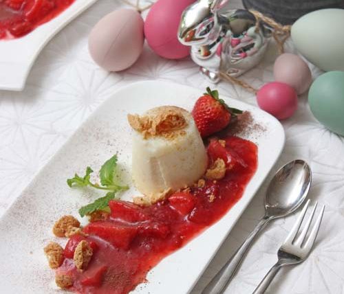 Rhabarber-Erdbeer-Cheesecake im Glas