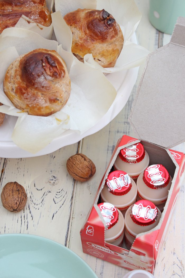 5 morgen-fit-tipps für mamas mit yakult und ein gesundes walnuss-brioche rezept
