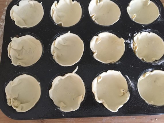 Maids of Honour 3 Zutaten für den perfekten Genuss: Knusprig, cremig, fruchtig! 9 Maids of Honour: 3 Zutaten für den perfekten Genuss: Knusprig, cremig, fruchtig!