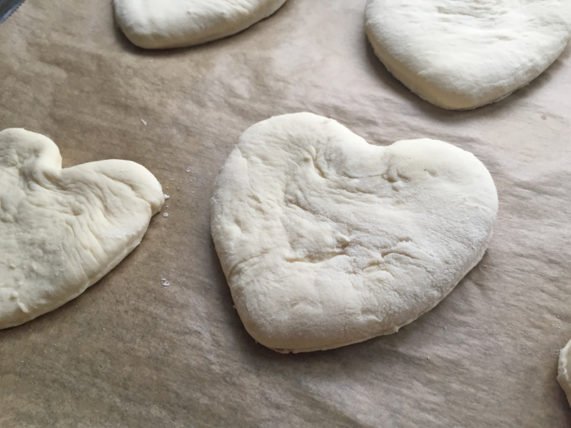 Frühstück zum Muttertag: Leckere Joghurtbrötchen in Herzform 10 5684