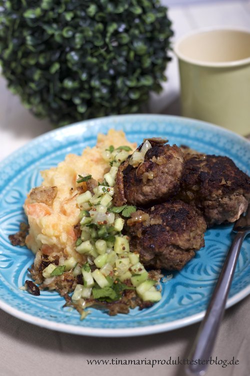 Frikadellen-Röstzwiebel mit Steckrübenpüree mit Löwensenf Premium 4 IMG 8056