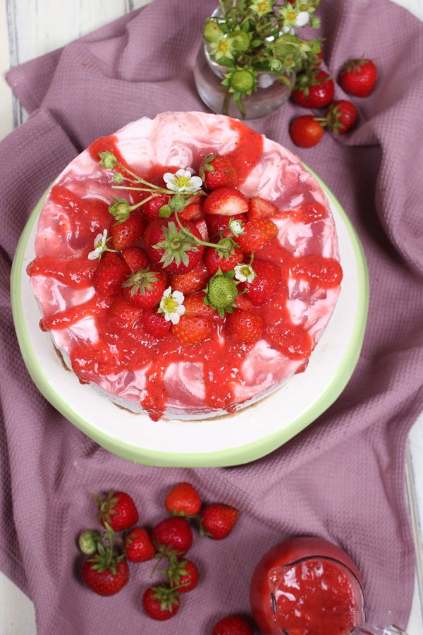 Ein himmlischer American Cheesecake mit Erdbeeren 