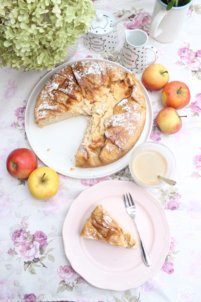 Apfel-Filoteig-Torte mit cremiger Füllung Rezept