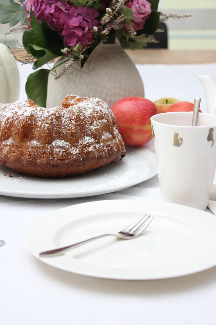 Apfel-Gugelhupf Rezept - saftig und fruchtig | Low Carb und Glutenfrei