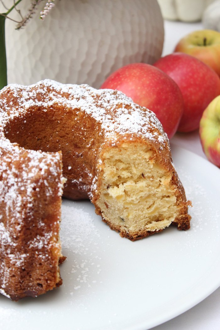 Apfel-Gugelhupf Rezept - saftig und fruchtig | Low Carb und Glutenfrei