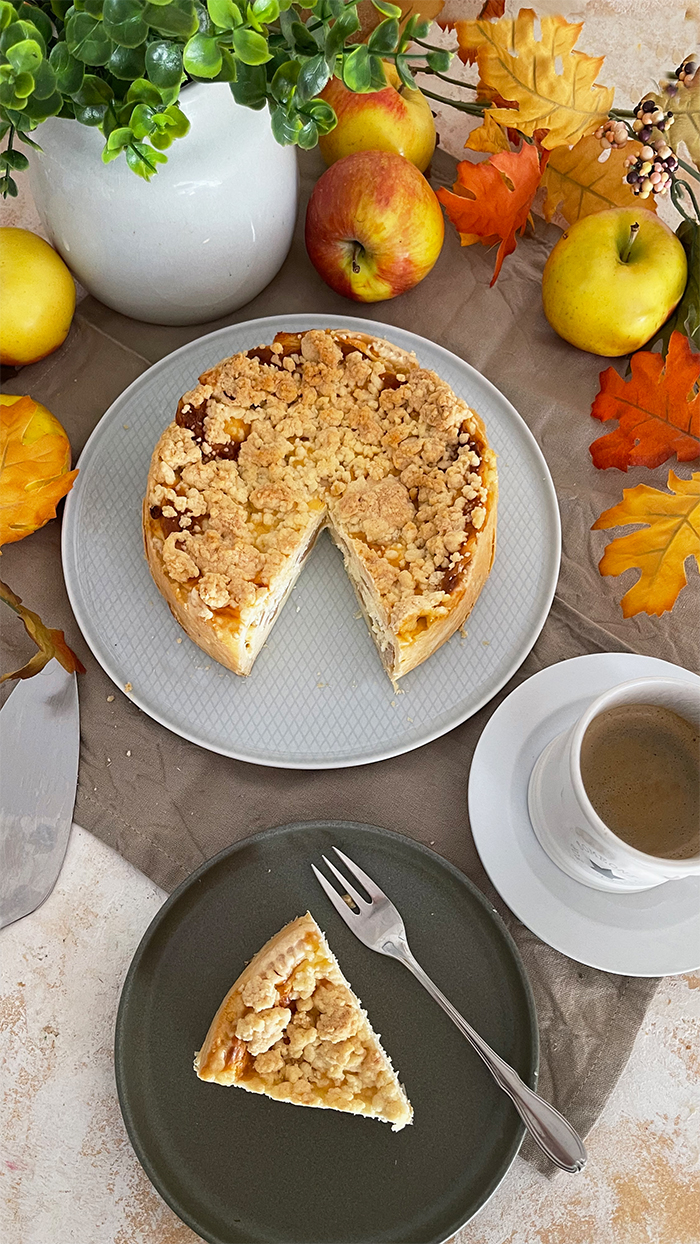 Apfel-käsekuchen mit streusel - unwiderstehliches rezept, apfelkuchen mit streusel, apfelkuchen rezept,omas rezept, einfacher apfelkuchen
