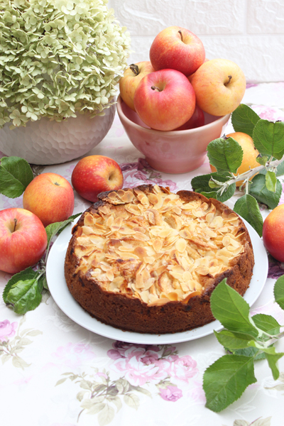 Feiner Apfel-Sandkuchen mit Mandeln - Ein himmlischer Klassiker 1