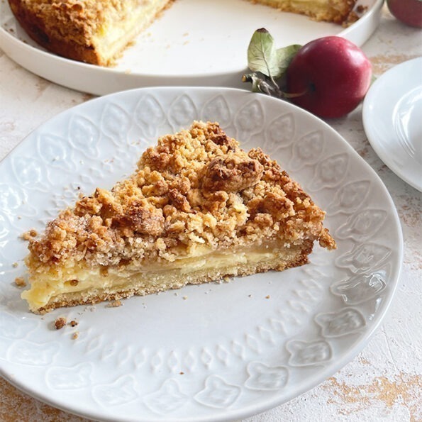 Apfelkuchen mit Vanillecreme und Mandelstreuseln Rezept