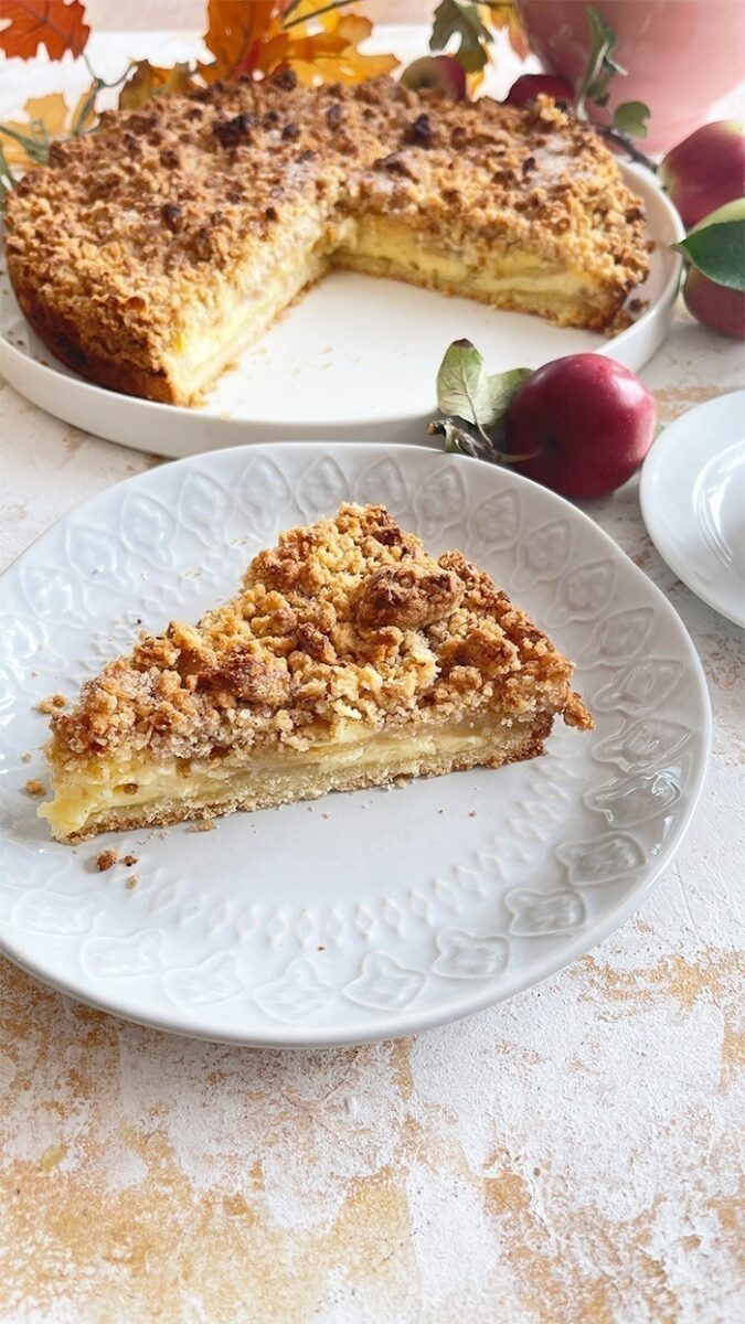 Apfelkuchen mit Vanillecreme und Mandelstreuseln Rezept