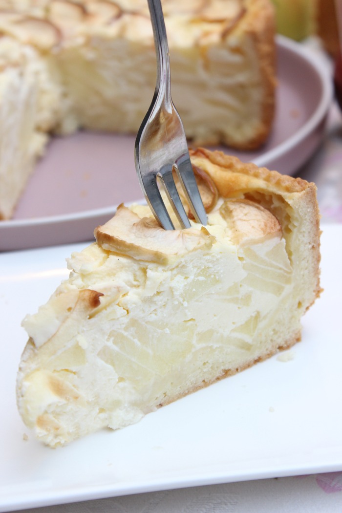 Apfelkuchen mit einer Schmand-Sahne-Creme Rezept