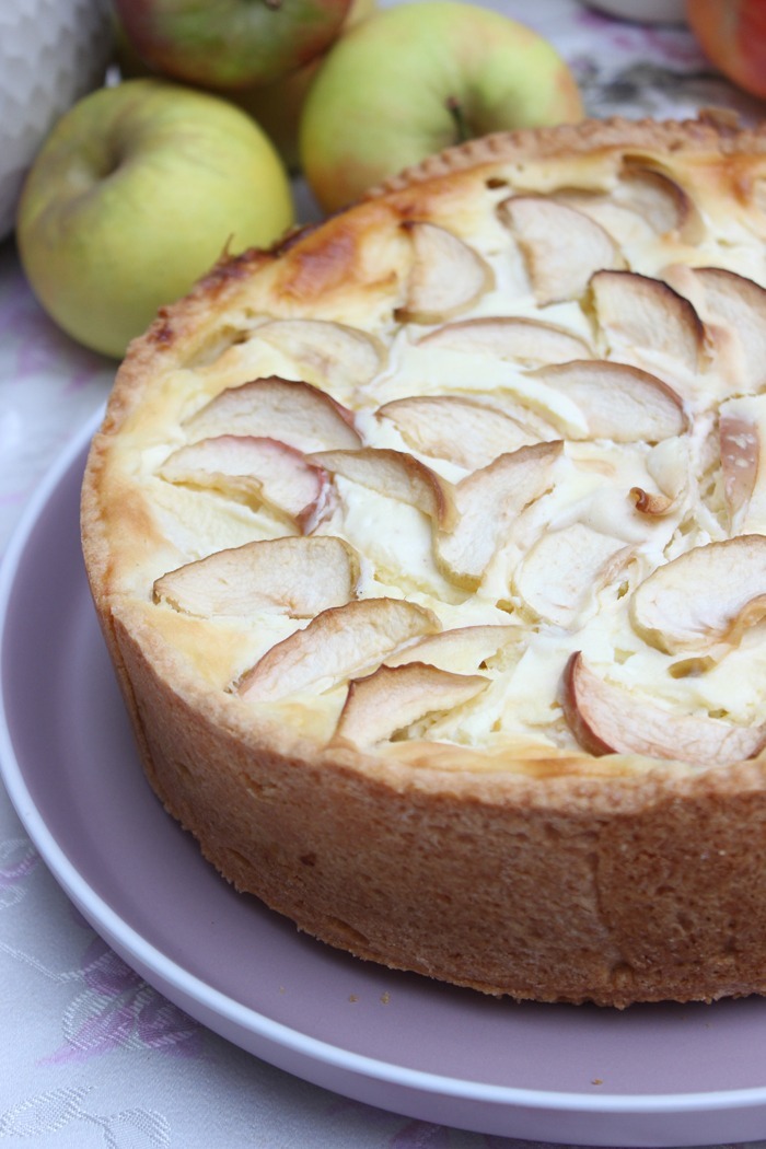 Apfelkuchen mit einer Schmand-Sahne-Creme Rezept