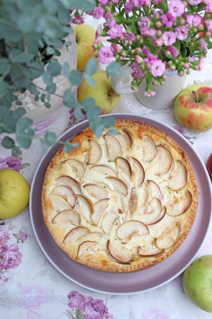 Apfelkuchen mit einer Schmand-Sahne-Creme Rezept
