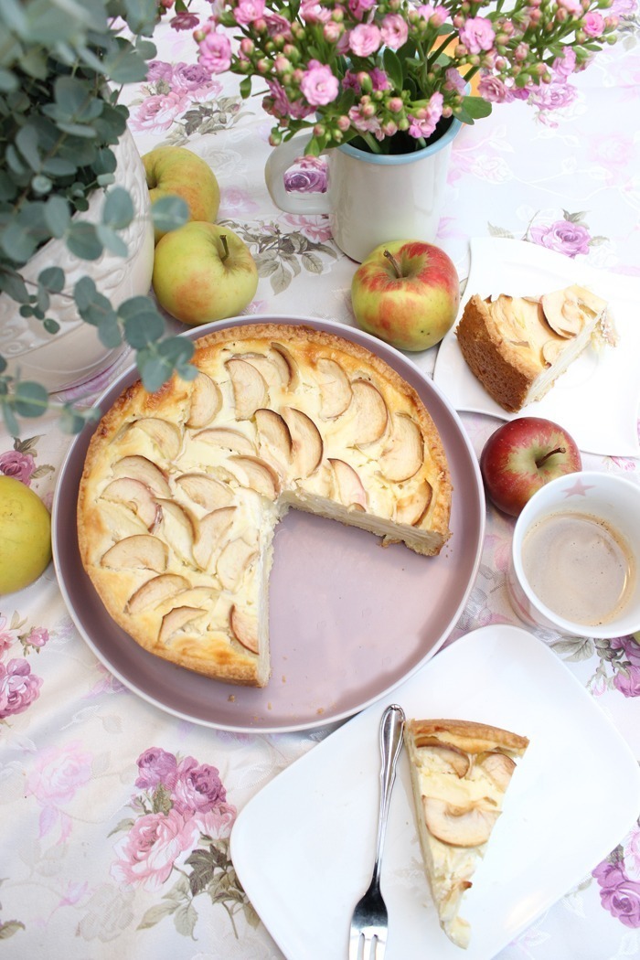 Apfelkuchen mit einer Schmand-Sahne-Creme Rezept