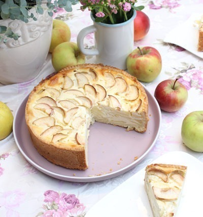 IMG Apfelkuchen mit einer Schmand Sahne Creme Rezept TL