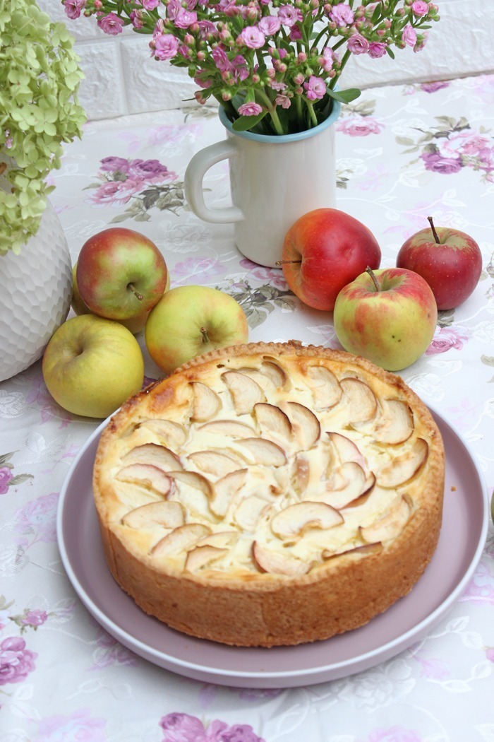 Apfelkuchen mit einer Schmand-Sahne-Creme Rezept