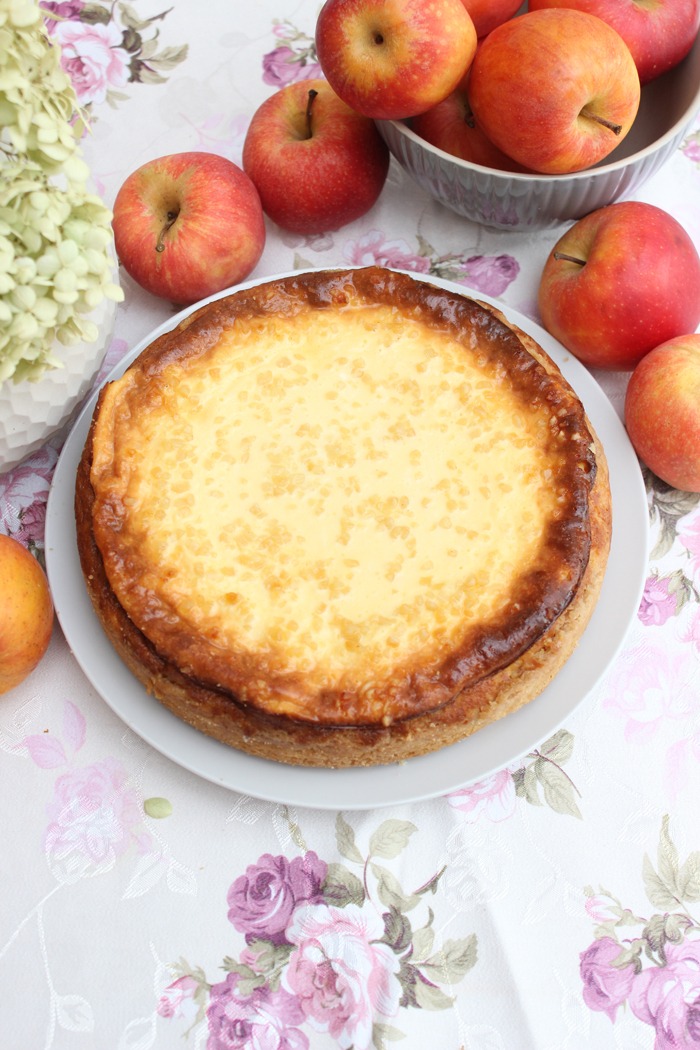 Wunderbar cremiger Apfelrahmkuchen mit Mandeln